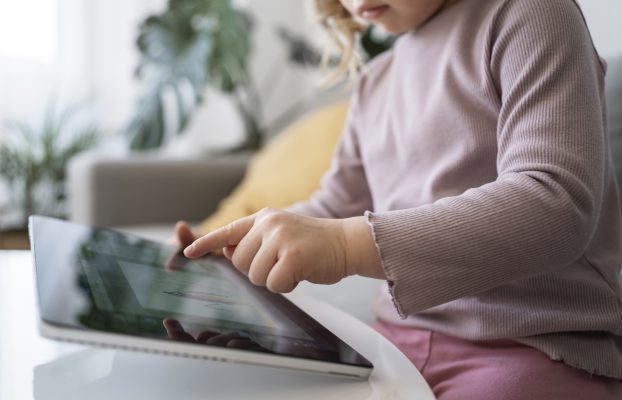 Potencia el aprendizaje y la adquisición de nuevos conocimientos.